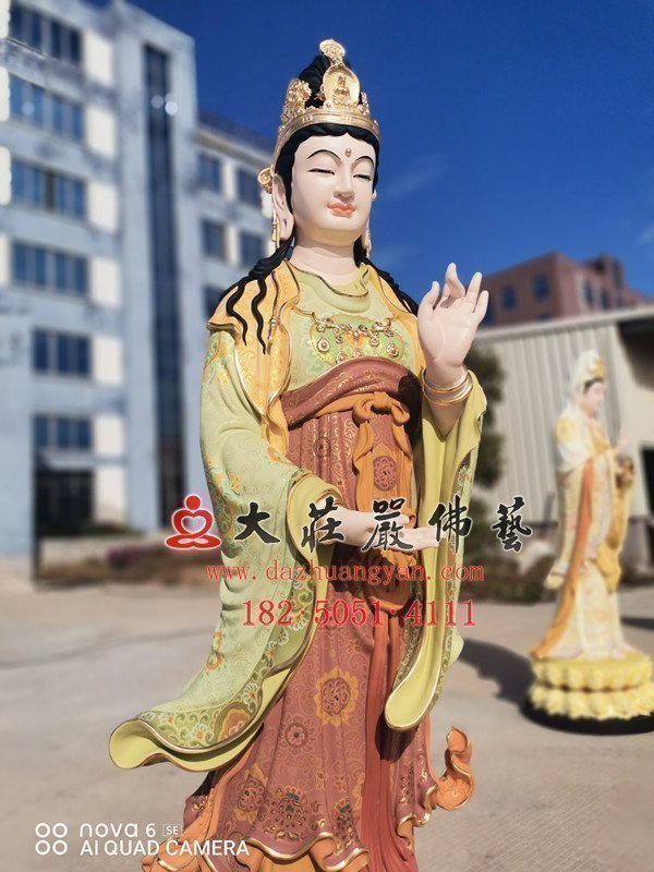 三十三觀音之持經(jīng)觀音側面近照
